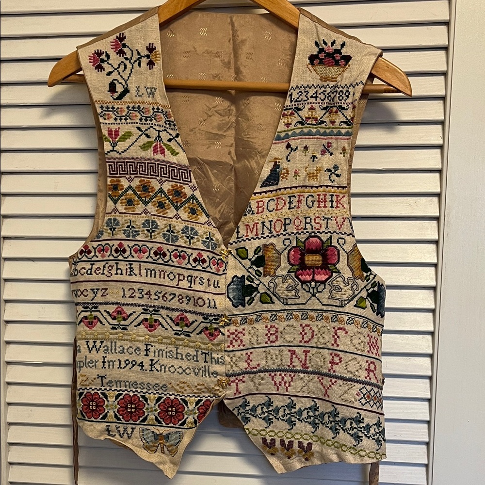 Embroidered Cross-Stitch Vintage-Inspired Vest - Beige Floral